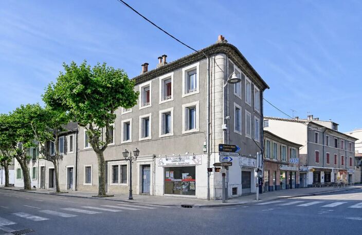Immeuble de 5 lots et 2 locaux commerciaux 301 m² à Alès — photo 3