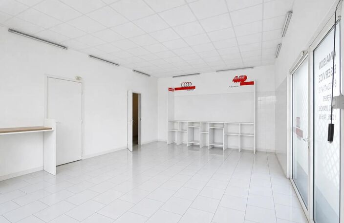 Immeuble de 5 lots et 2 locaux commerciaux 301 m² à Alès — photo 5