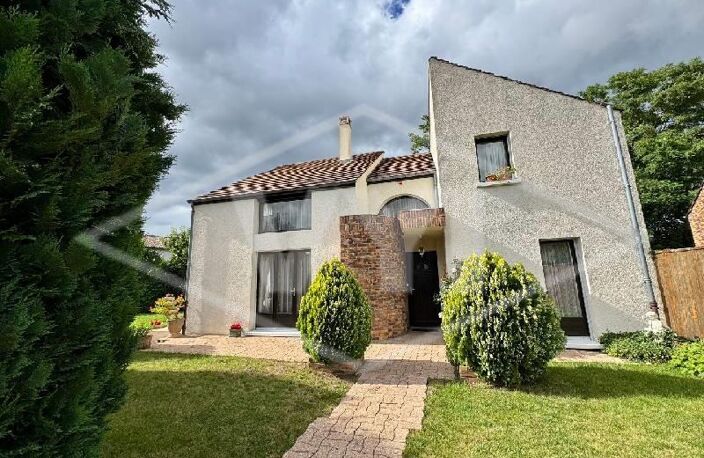 Vente maison 5 pièces 159 m² Combs-la-Ville (77380) — photo 2