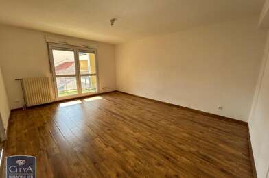 Appartement 3 pièces 825 €