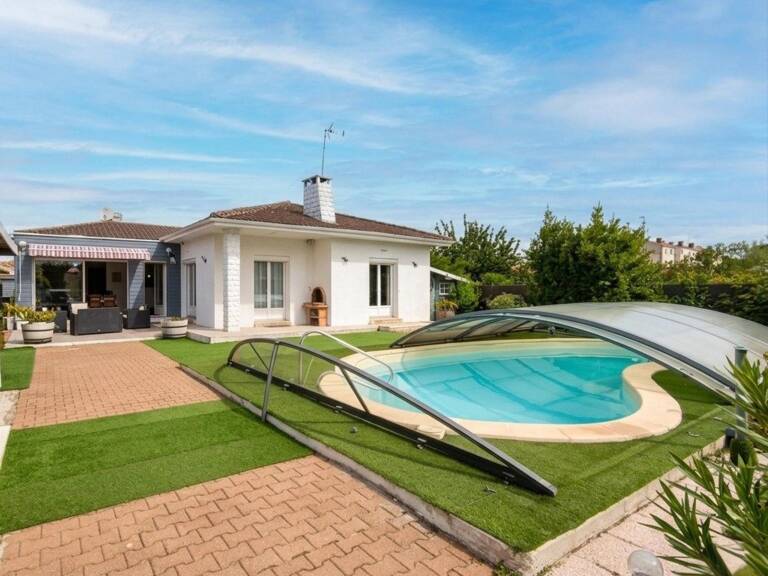 Coup de coeur à Rochefort ! Superbe maison avec piscine et extension contemporaine. — photo 1