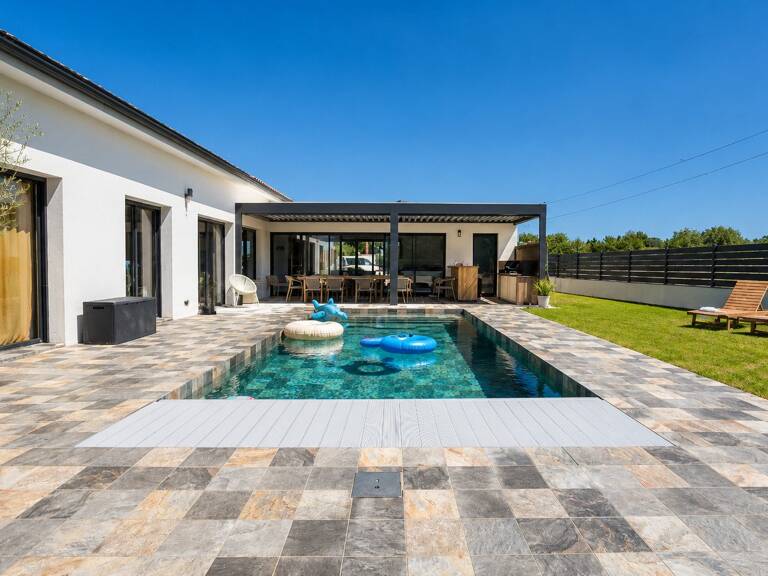 VILLA PRESTATIONS — photo 1