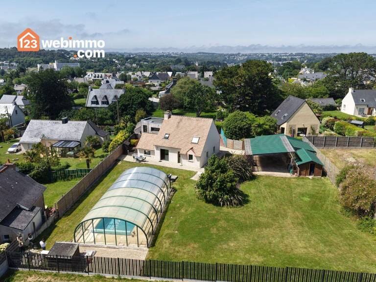 Maison - 167m² - Ploubezre — photo 1