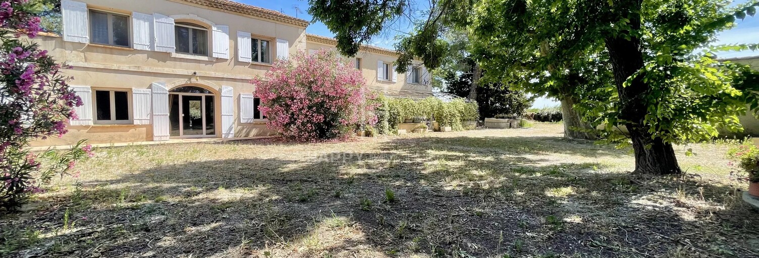 Maison 9 Pièces 335 m² à vendre à Arles (13200)