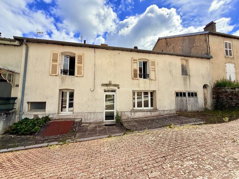 Maison avec jardin — photo 1