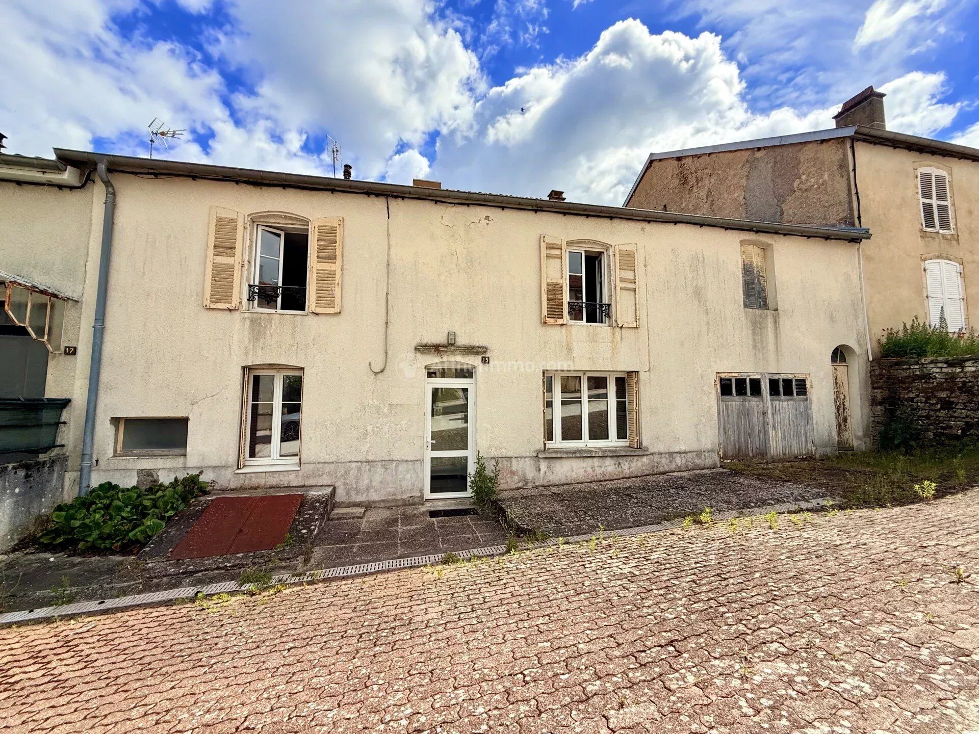 Maison 9 pièces 209 m² · à Bourmont-Entre-Meuse-Et-Mouzon · 209 m² · 59 000 €