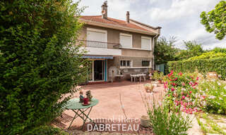 Maison 8 Pièces 246 m² à vendre à Bron (69500)
