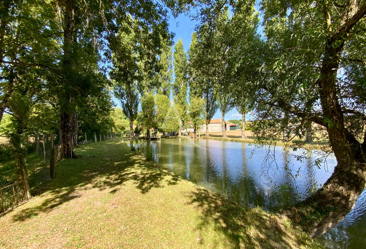 Belle longère proche Mirambeau + gîte indépendant. — photo 1