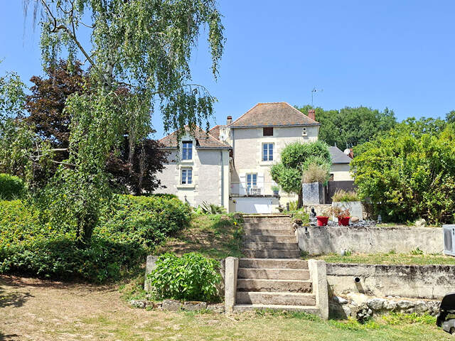 MAISON DE CARACTERE AVEC PISCINE — photo du bien