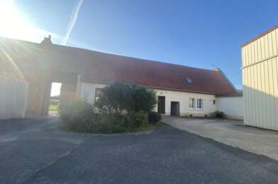 Maison  830 €