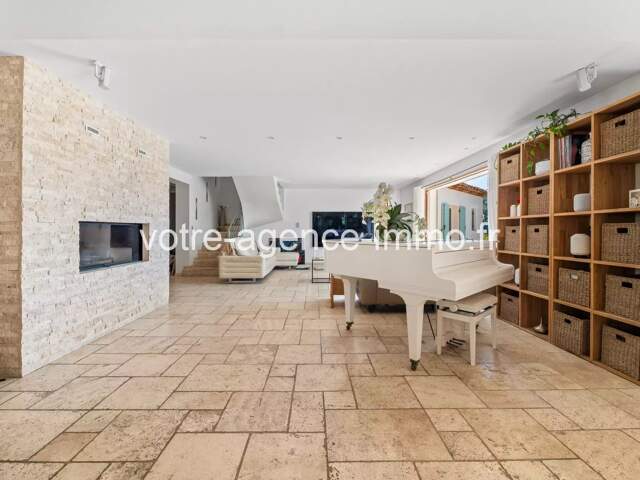 LEVENS – EXCLUSIVITE - Superbe villa provençale 243 m² avec pisc — photo du bien