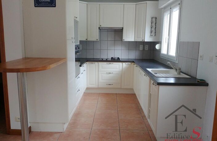Location maison 4 pièces 92 m² à Ailly-sur-Noye (80250) — photo 3