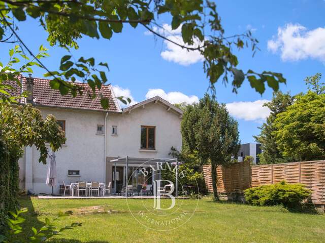 Charbonnières-les-Bains – Maison de ville d'environ 125 m² avec 3 chambres - Terrain de 646 m² — photo du bien