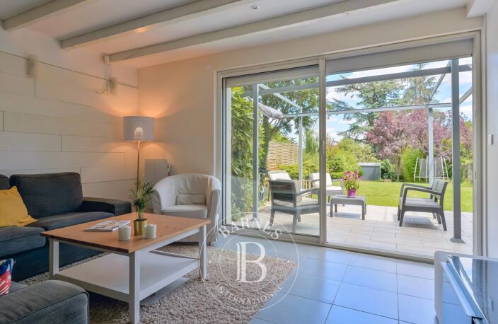 Charbonnières-les-Bains – Maison de ville d'environ 125 m² avec 3 chambres - Terrain de 646 m² — photo 2