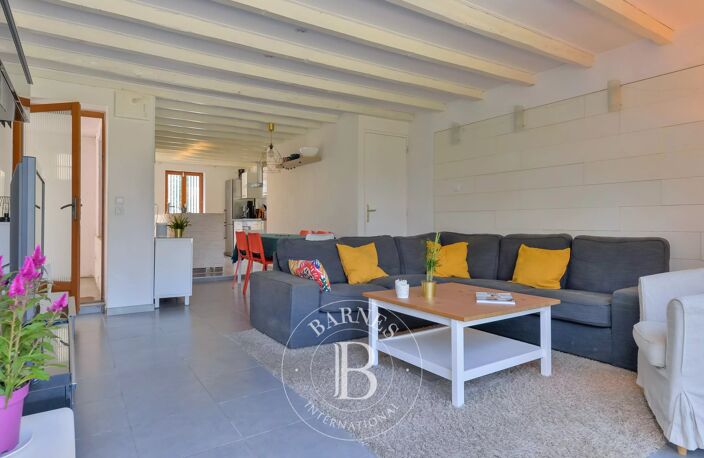 Charbonnières-les-Bains – Maison de ville d'environ 125 m² avec 3 chambres - Terrain de 646 m² — photo 5