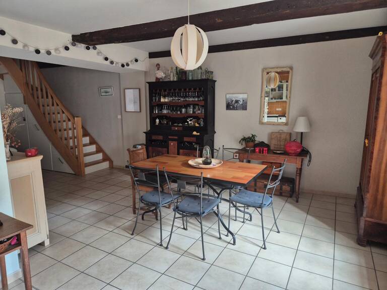 MAISON EN PIERRES AVEC COUR — photo 1