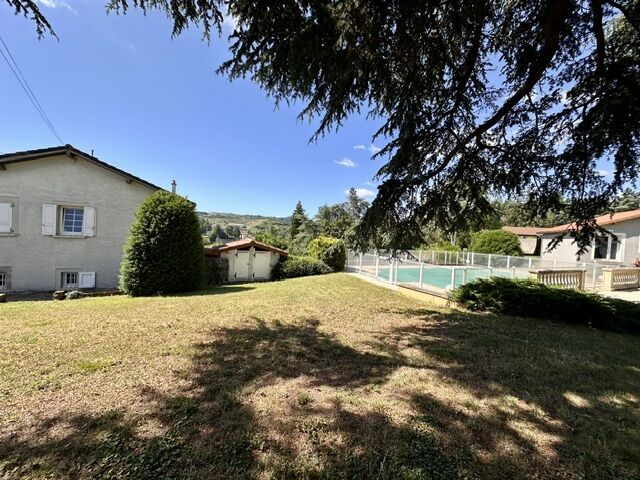 CHADRAC Maison 8 pièces piscine double garage terrain 4400 M2