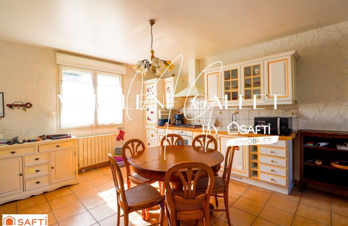 6 chambres, 2 cuisines, 3 s. d'eau, 1 s. de bain... — photo 3