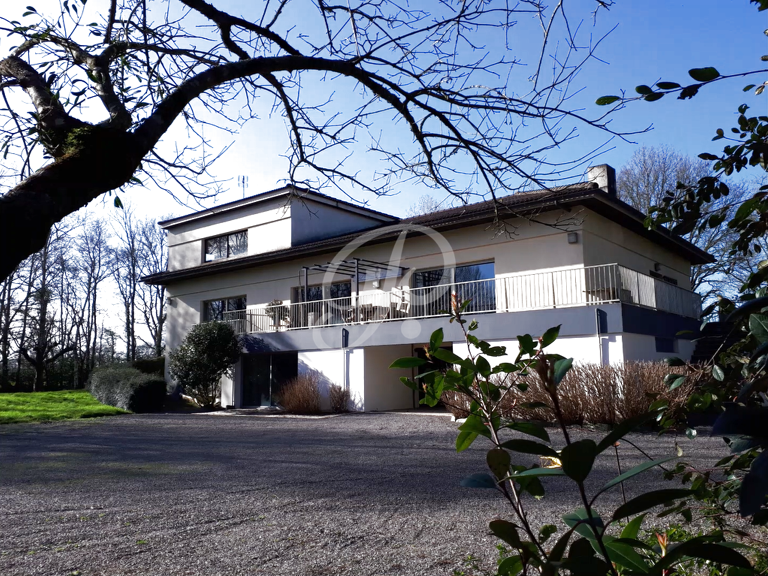 Grande Maison avec 13500m2 de terrain — photo 1
