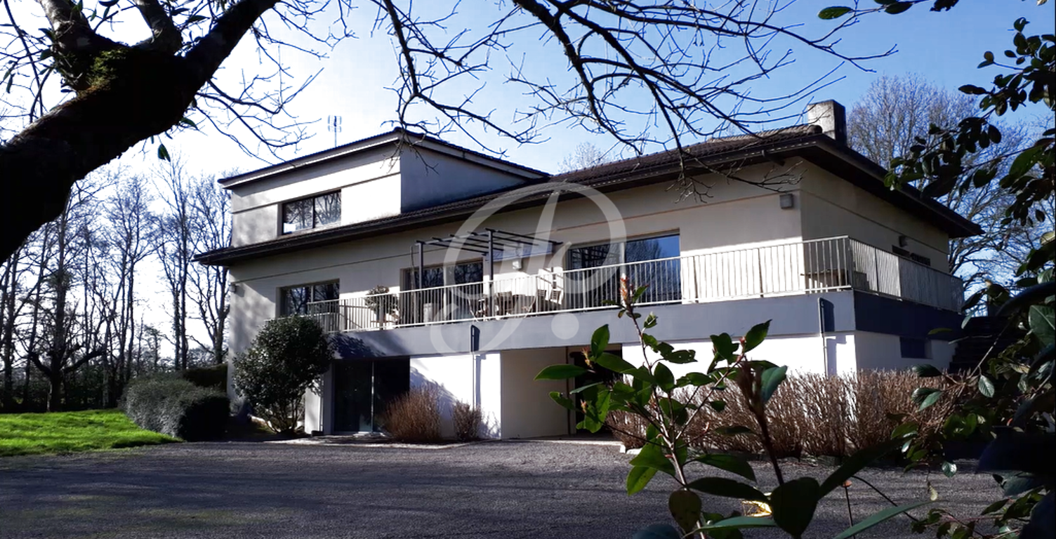 Grande Maison avec 13500m2 de terrain — photo 1