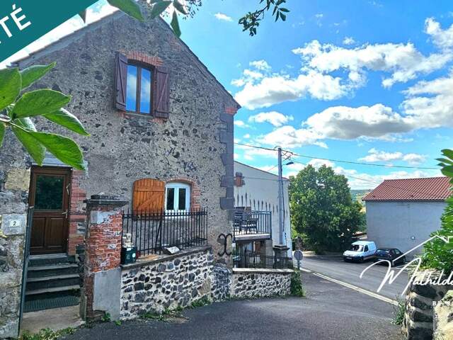 Maison avec terrasse et sous sol complet — photo du bien
