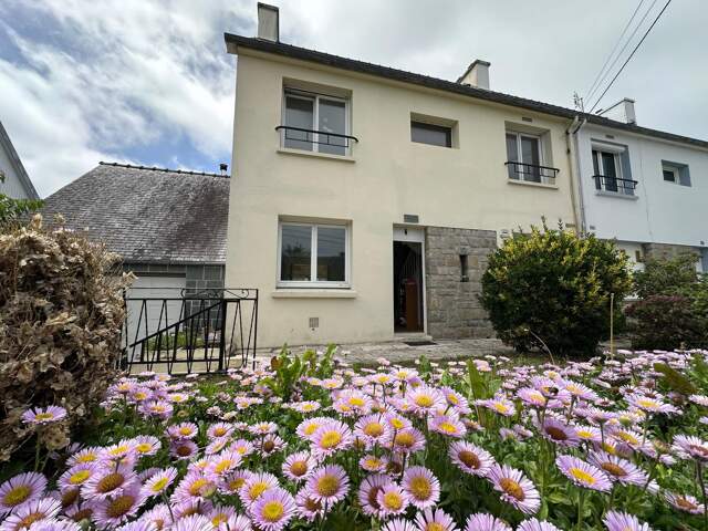 Maison familiale à proximité des commodités — photo du bien