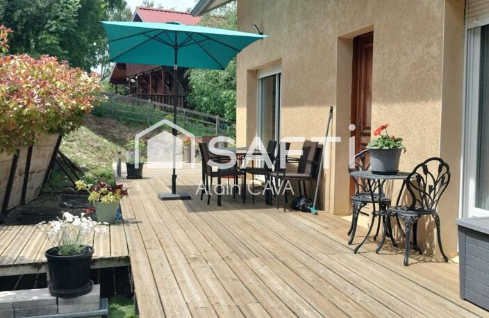Appartement de 121m² avec mezzanine terrasse et parking dans une maison divisée en 2 logments — photo 2