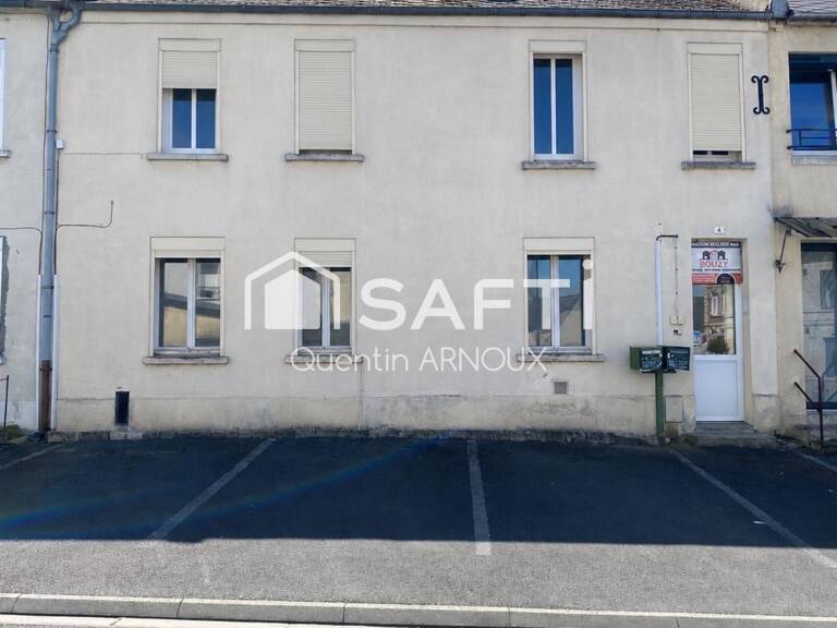 Maison avec garages et fort potentiel — photo 1