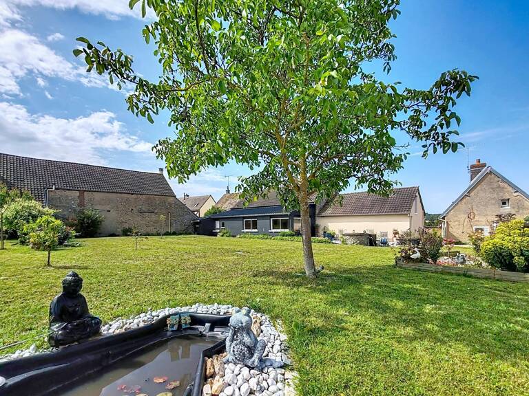 Maison familiale avec beau terrain — photo 1