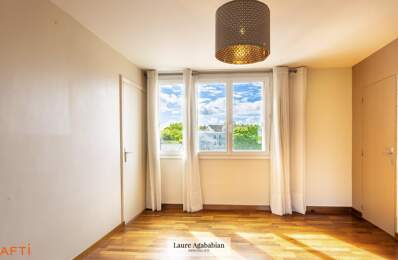 Bel appartement 4 pièces en parfait état, au calme, avec parking et cave, face à la Coulée verte et proche des commodités. — photo du bien