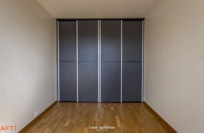 Bel appartement 4 pièces en parfait état, au calme, avec parking et cave, face à la Coulée verte et proche des commodités. — photo 5