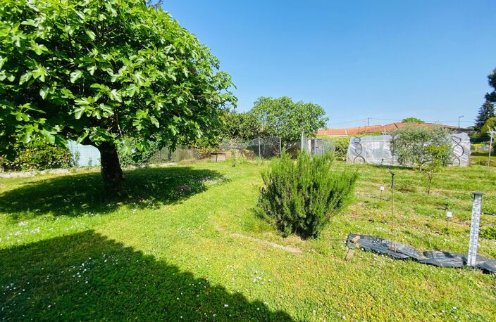 CENON  Maison rénovée 122 m²  Parcelle 813 m²  4 chambres  Jardin, potager  Dépendance  Cave  Garage  Hammam — photo 2