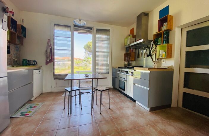 CENON  Maison rénovée 122 m²  Parcelle 813 m²  4 chambres  Jardin, potager  Dépendance  Cave  Garage  Hammam — photo 5