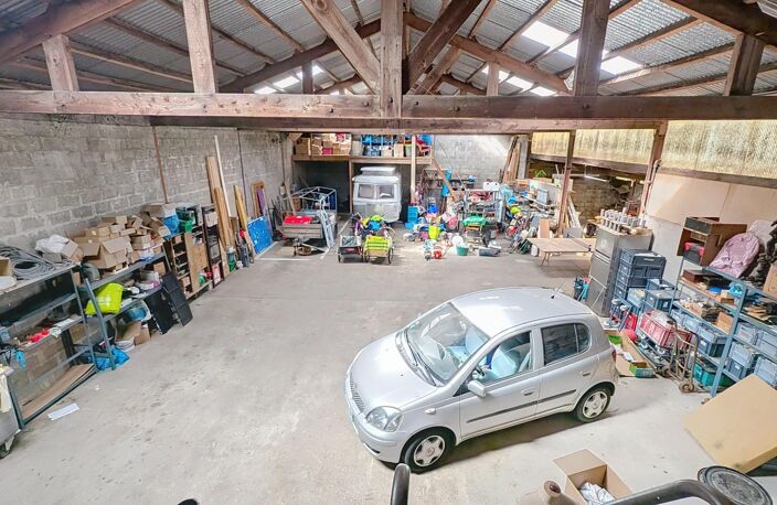 Maison en centre bourg avec hangar — photo 4