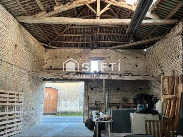 Grange en pierre à fort potentiel — photo du bien