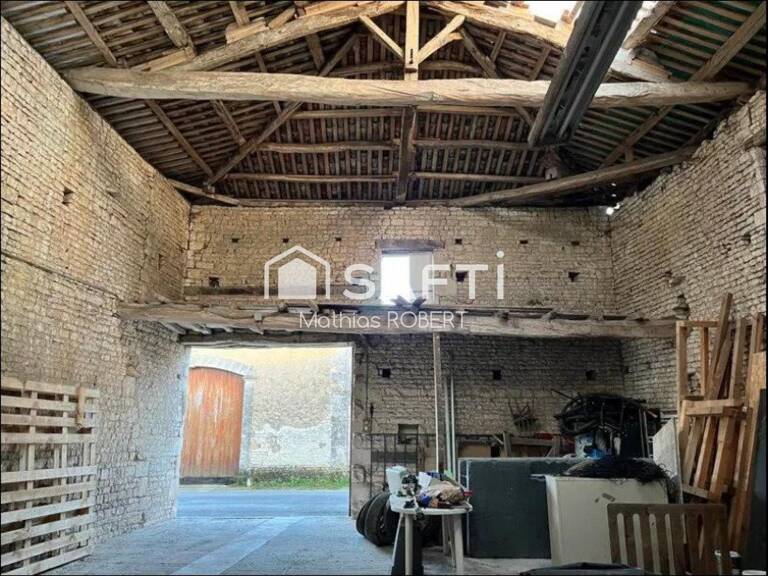 Grange en pierre à fort potentiel — photo 1