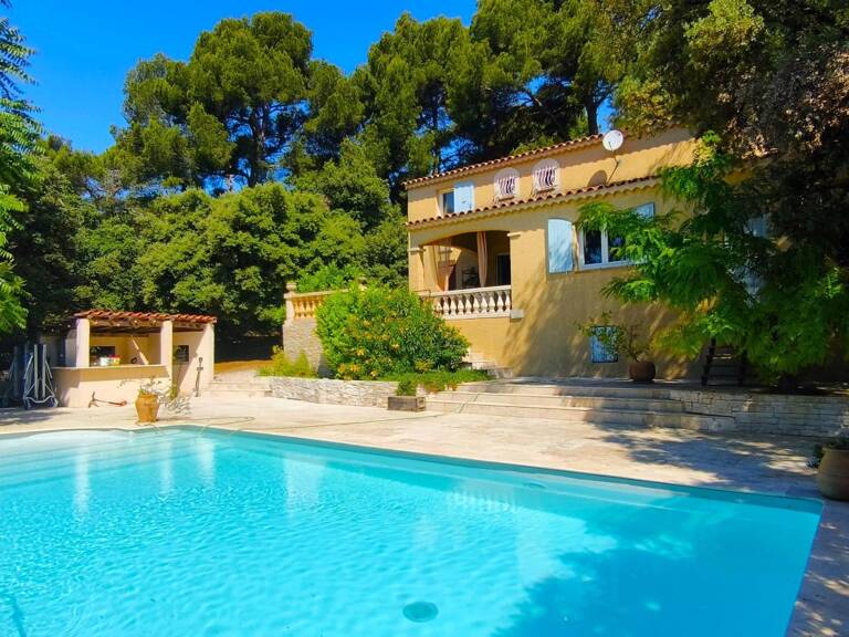 ,Eoures magnifique Villa sur terrain de 1260 m2 avec piscine et garage — photo 1