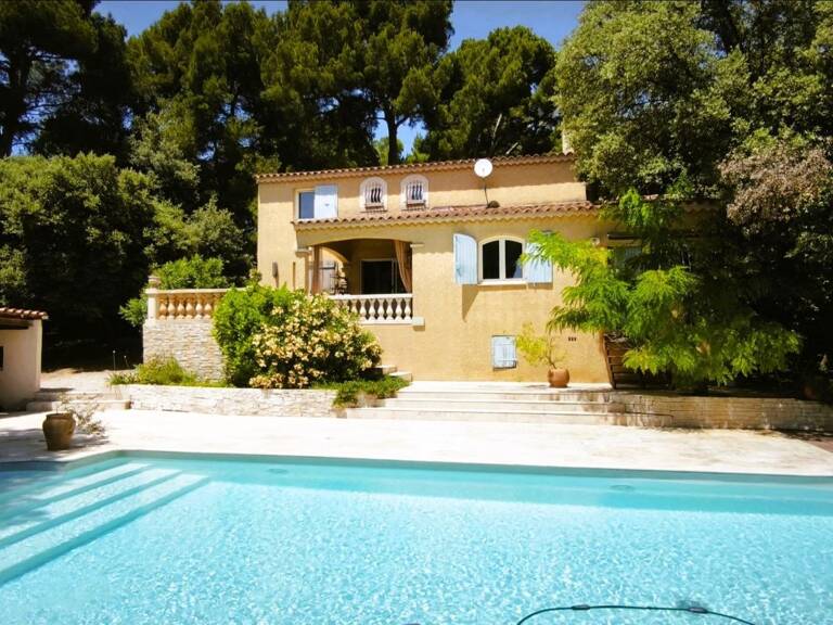 ,Eoures magnifique Villa sur terrain de 1260 m2 avec piscine et garage — photo 1