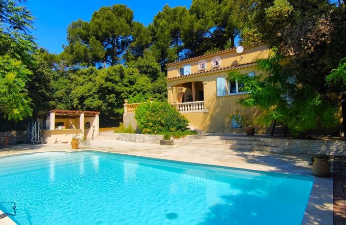 ,Eoures magnifique Villa sur terrain de 1260 m2 avec piscine et garage — photo 3
