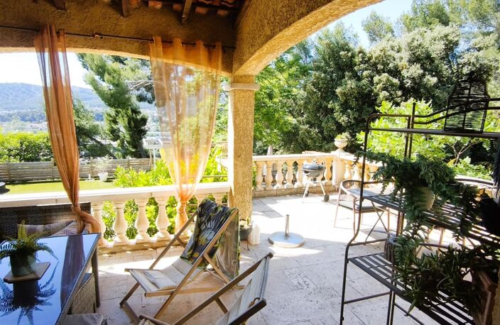 ,Eoures magnifique Villa sur terrain de 1260 m2 avec piscine et garage — photo 4
