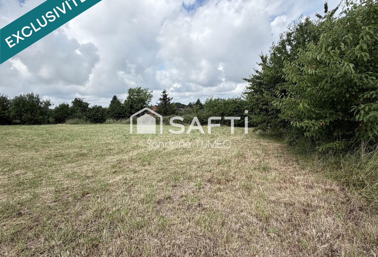 Terrain constructible de 810 m² avec vue dégagée à Bersaillin — photo 1