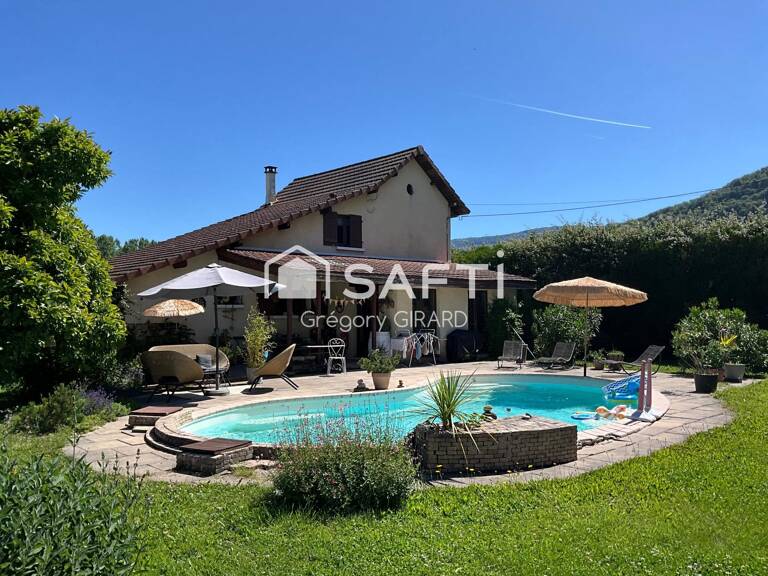 Maison pleine de charme sans vis à vis avec un terrain attenant de 7740 mètres. — photo 1
