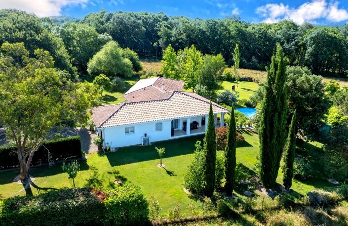 VILLA PLAIN-PIEDS DOUBLE GARAGE AVEC PISCINE AU SEL ET TERRAIN CLOS — photo 2