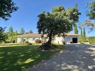 VILLA PLAIN-PIEDS DOUBLE GARAGE AVEC PISCINE AU SEL ET TERRAIN CLOS — photo 4