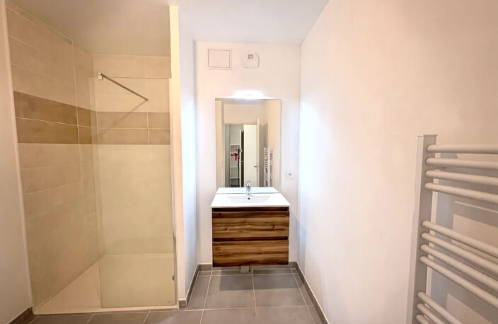 A VENDRE - Appartement 2 pièces 44 M2- Terrasse- 2 Places de — photo 5
