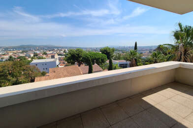 Appartement 3 pièces 829 €