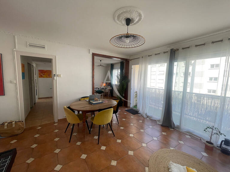 Exclusivité ROCHEFORT - Appartement 2 chambres - balcon et garage  - Idéal investisseur ! — photo 1
