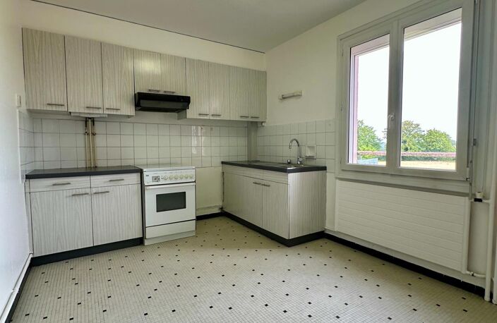 Appartement avec 3 chambres, garage et cave — photo 2