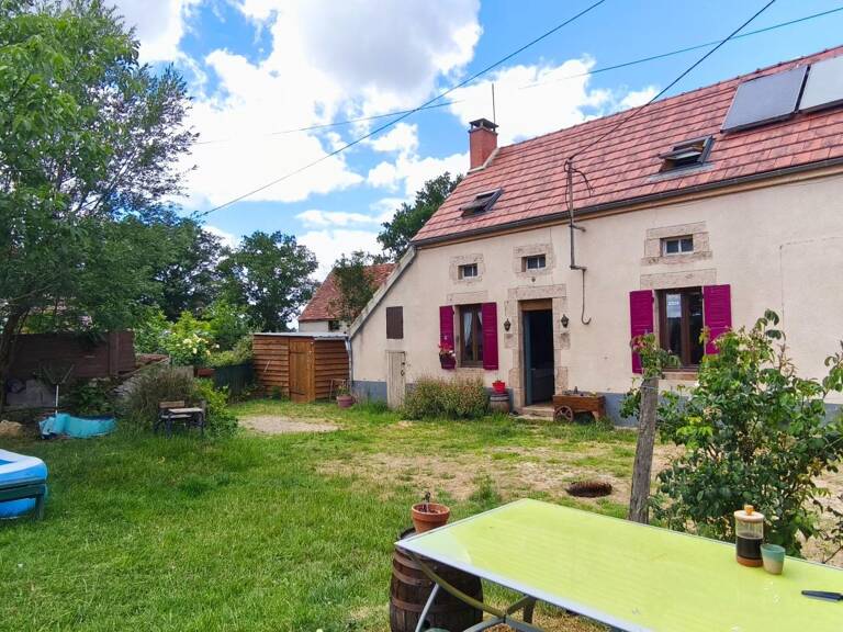Ensemble immobilier de caractère avec gîte, point d'eau (mare), puits et terrain d'1 hectare — photo 1