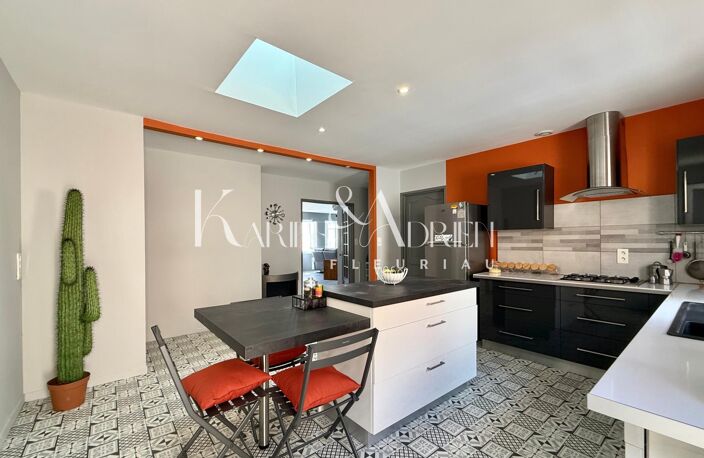 Maison de ville avec grand garage, ascenseur, 4 chambres, jardin et terrasse — photo 3